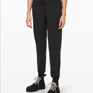 Lululemon On The Fly Jogger Woven